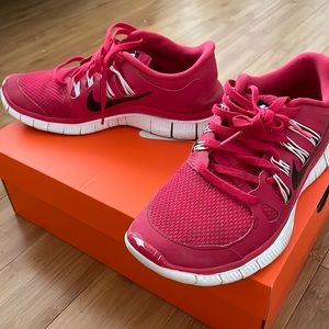 Nike 5.0 free runners in red/hot pink